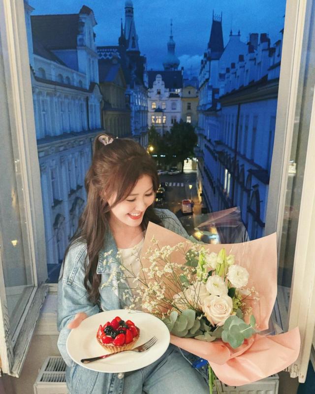 36岁TVB女星第一次开个人音乐会引发热议	，她唱歌的表情很恐怖