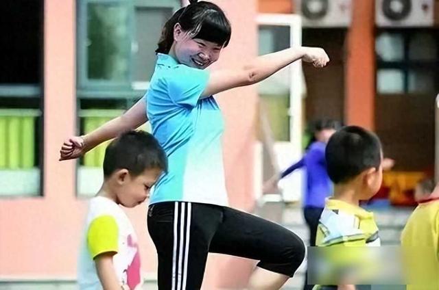 教师圈炸锅！大批教师宁可降薪降职，挤破头也要转岗，图啥？