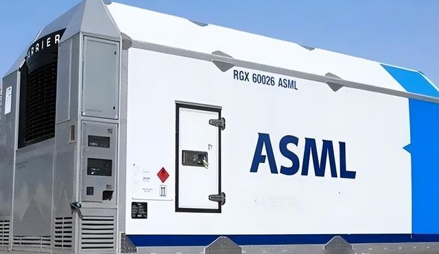 450台光刻机，2153亿元！ASML正式宣布，外媒：中国芯大势已去了