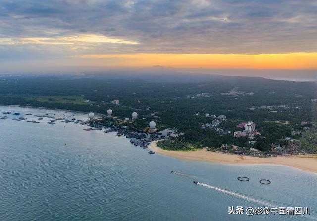 海南文昌：清澜海湾日出美景如画
