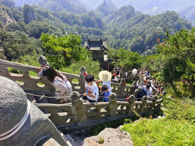 【视界】夏日炎炎，武当山景区热度不减！