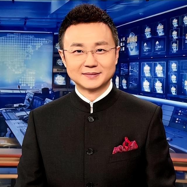93阅兵解说员揭晓，不是康辉，不是李梓萌，而是央视这两位主持人