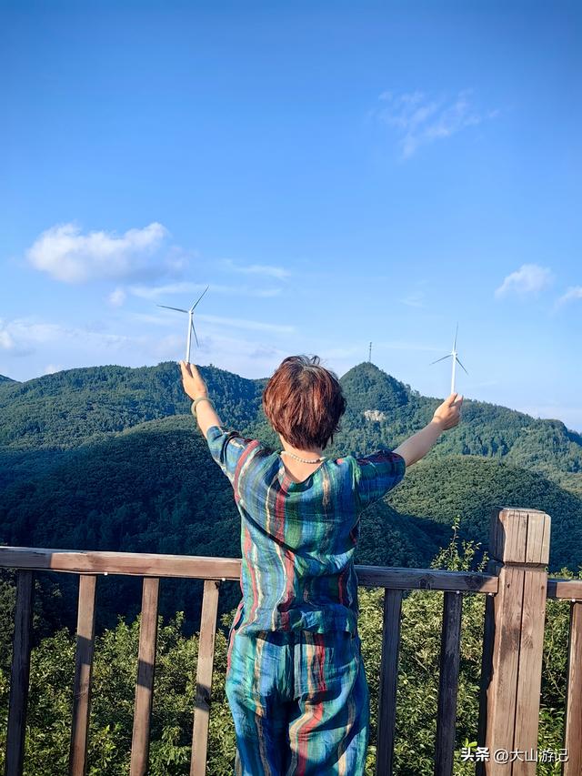 不止清凉！保康横冲：森林步道、天空之镜、风车日出、星空露营