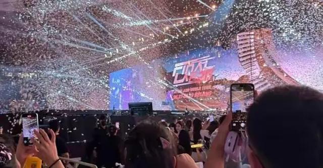 心理学家警告:这种集体狂欢正在重塑你的社交圈！