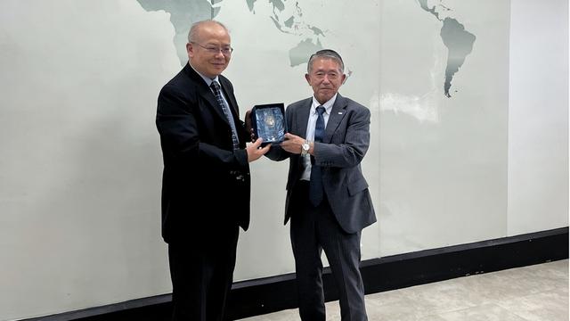 中方刚发出制裁令	，日本就在安理会攻击中国，特朗普删除涉台表述