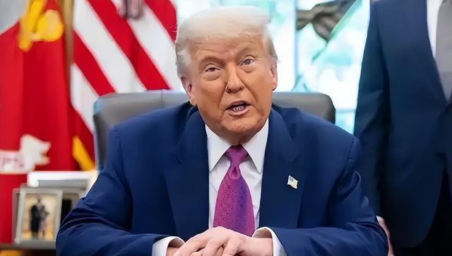 特朗普发出封锁威胁！委内瑞拉被全面围困，马杜罗如何应对