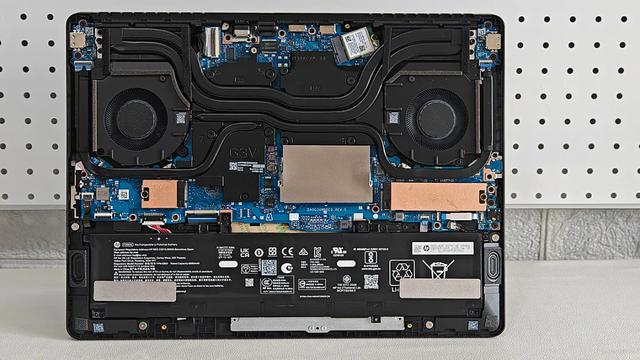 R9 8945HX同阶无敌 暗影精灵11锐龙版评测 更强大的RTX5060游戏本