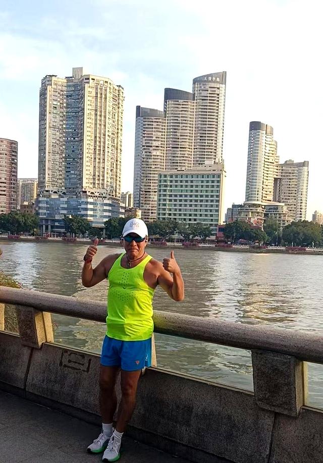 经常跑步能让体态更轻