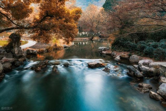 暮秋读山