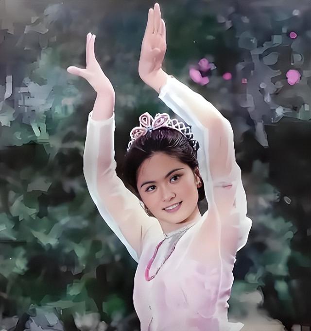 她是天生丽质的美女演员，嫁给军委副主席之子，离婚后成知名画家