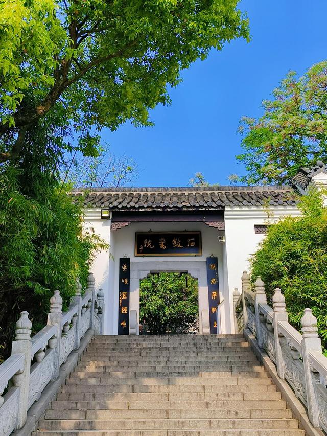 探幽怀旧，真的不用去远方:老校园与老公园都可看昔日时光