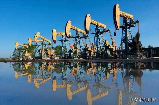 中国大量囤石油，日购1100万桶，背后真相不简单	，美国陷储备低谷