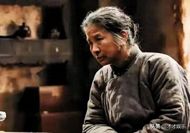 千万别被迟蓬骗了！电视里朴实无华，私地下竟是这样的“两面派”