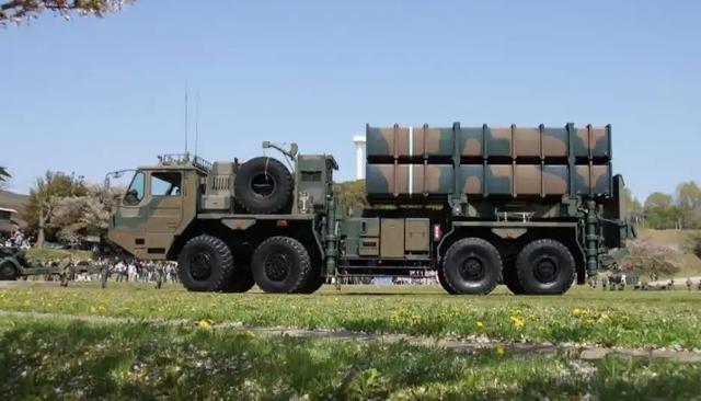 日本彻底撕下伪装，公然撕毁武器出口三原则，高市比想象的更危险