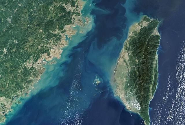 硬扛中国39天，高市终于改口：只有美国打上门，才符合存亡危机？