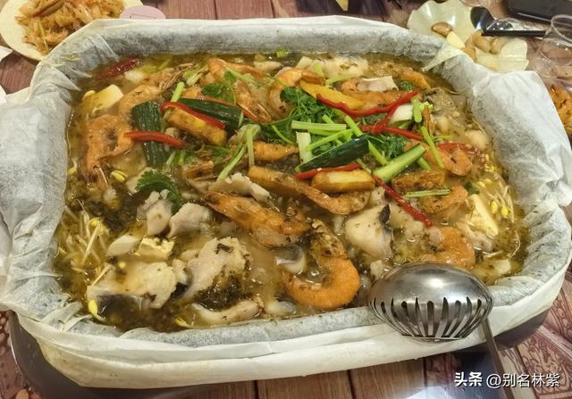 新疆最后一站，在若羌楼兰博物馆看美女，游玩青海茫崖翡翠湖(10)