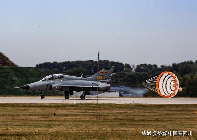 吉林长春：长春航空展上的大国重器