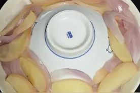 中医奶奶的止咳甜水秘方｜苹果洋葱蒸一蒸，孩子抢喝的天然止咳露图片