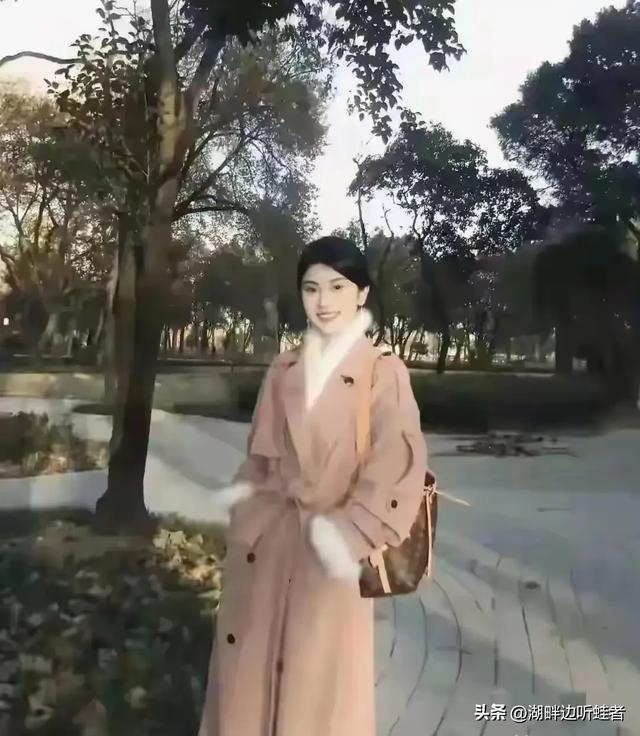 河南郑州一校花 169cm身高 身材拥有黄金比例 散发迷人身材魅力