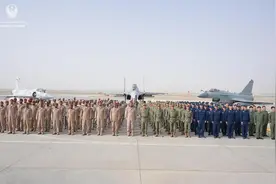 首次！阿联酋空军出动幻影-2000，中东转向东方，歼31能取代F35吗图片