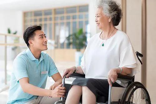一场大病才懂:不伺候只掏钱的子女,才是真精明!