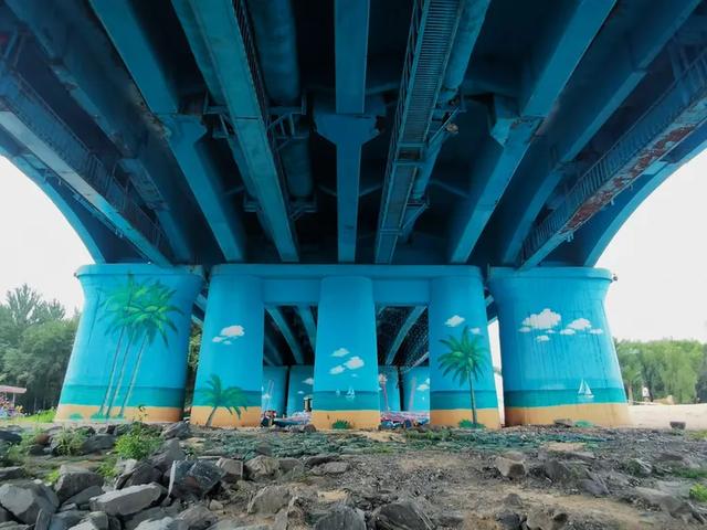 流经吉林市区的松花江