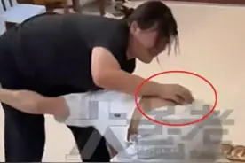 笑喷！兄妹打架，妹妹把哥哥裤衩一把撕掉，网友：哥哥痛失阿贝贝图片