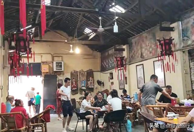 成都闹市中心神秘小庙，“似庙非庙”的烟火气，吃斋饭仅需8元！