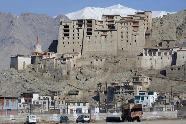 除台湾外，又一急需收回的土地，让印度侵占百年，面积超深圳20倍