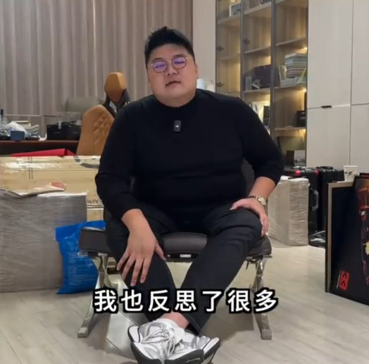 离婚仅1个月再看猴哥与前妻，一个急找下家，一个证实痞幼没说错