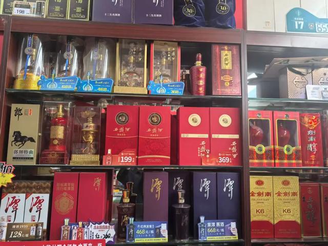 实体店纷纷倒闭，烟酒店却能日入斗金，小老板说：全靠这5点