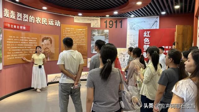 景德镇:荷润初心 瓷绘昌江