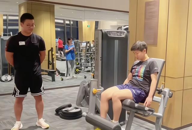 横滨冠军赛 孙颖莎身边终于有他陪伴了！没想到他对莎莎这么重要
