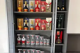 若家里存有这些五粮液，得注意，一瓶或超万元，可别轻易喝掉了！图片