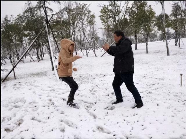 流动儿童长大了：住在储藏室的一家人，生活有苦也有甜
