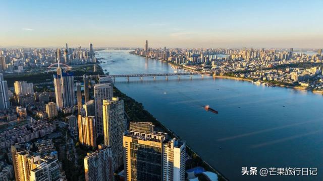 湖北省会武汉，不愧为中部最大的城市，魅力直追重庆