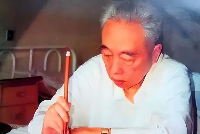 他是黄埔四期第一名，建国后婉拒上将军衔，毛主席：他不亚于我