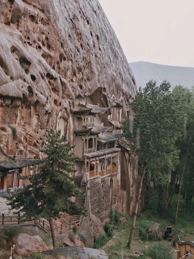 甘肃神秘北凉洞窟，悬崖上的千年佛寺，古人是怎么在峭壁上开凿的