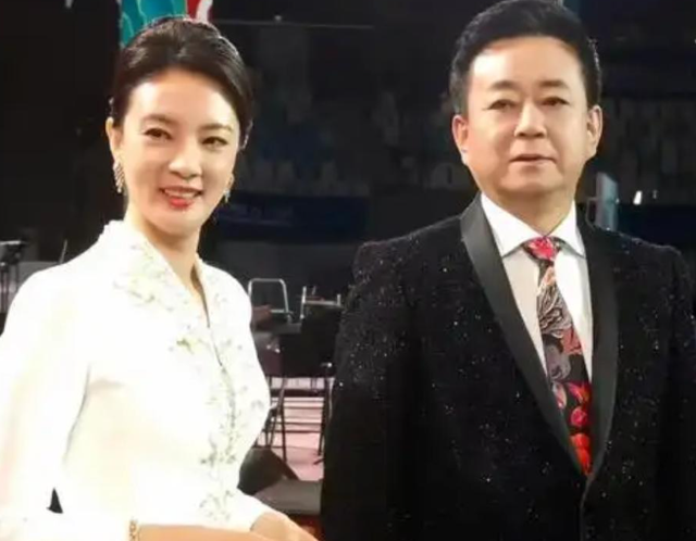 央视最惨女主持：男友被判死缓，丈夫惨死狱中，如今48岁依旧单身