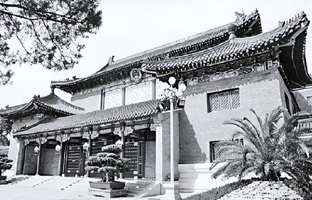 建国至今，中南海不挂 “中央人民政府”牌匾？毛主席曾指出过缘由