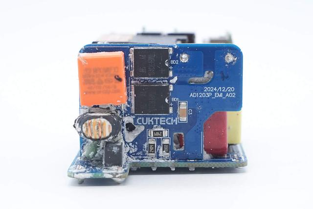 小米120W澎湃秒充+100W PD快充，酷态科10号超级电能充mini拆解