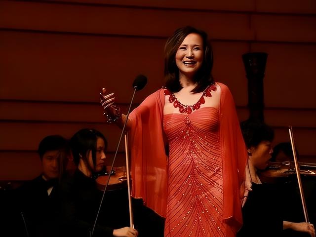 原来早已不是中国籍，被老外"玩腻"后回国捞金 郑绪岚现状令人唏嘘