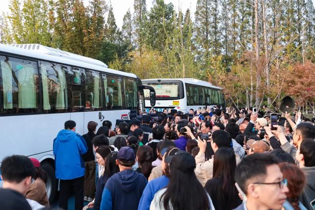 我能想到最浪漫的事，在这里发生……