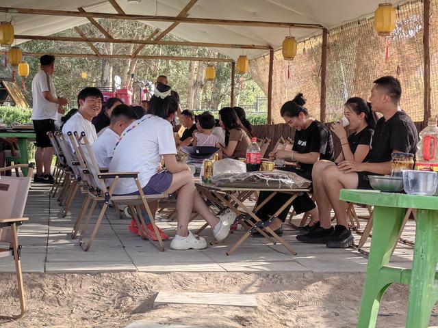 【建站美家】职工港湾，乐享时光——酒泉分公司嘉峪关西收费站：打造站区休闲娱乐露营基地