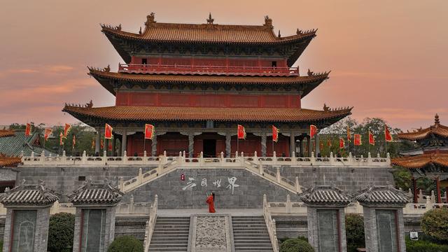 豫见千年 在洛阳、许昌、郑州与开封的时光褶皱里穿行