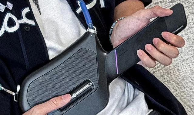 狂卖10亿的“没用”玩具,成了年轻人团建新宠