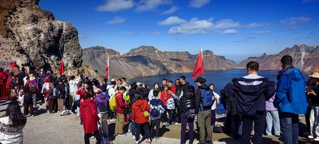 高铁赋能 长白山国庆中秋假期游客量创新高