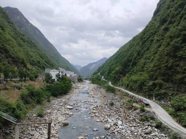 穿行巴山大峡谷，跨越川渝省界（宣汉-城口）
