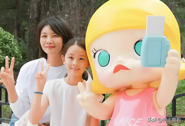 与陈思诚同居三年，王凯迷恋着她，41岁成单亲妈妈的她活成大赢家
