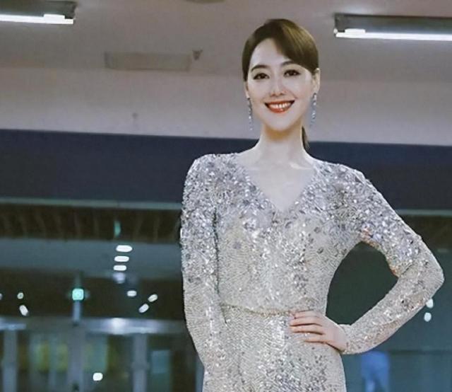 围绕前央视女主持王冠的谣言有多荒唐？